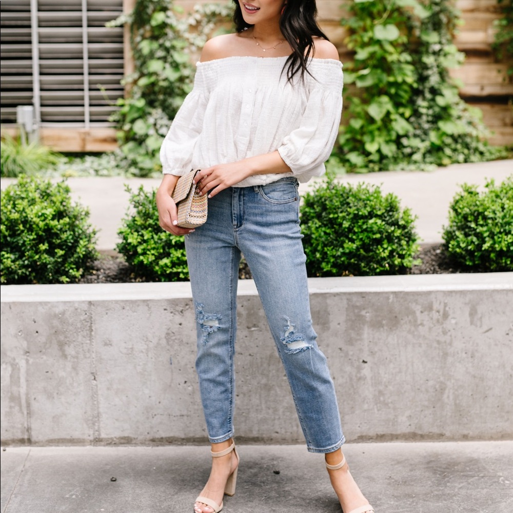 Just Add Sun Off Shoulder Top in White - Picture 6 of 12